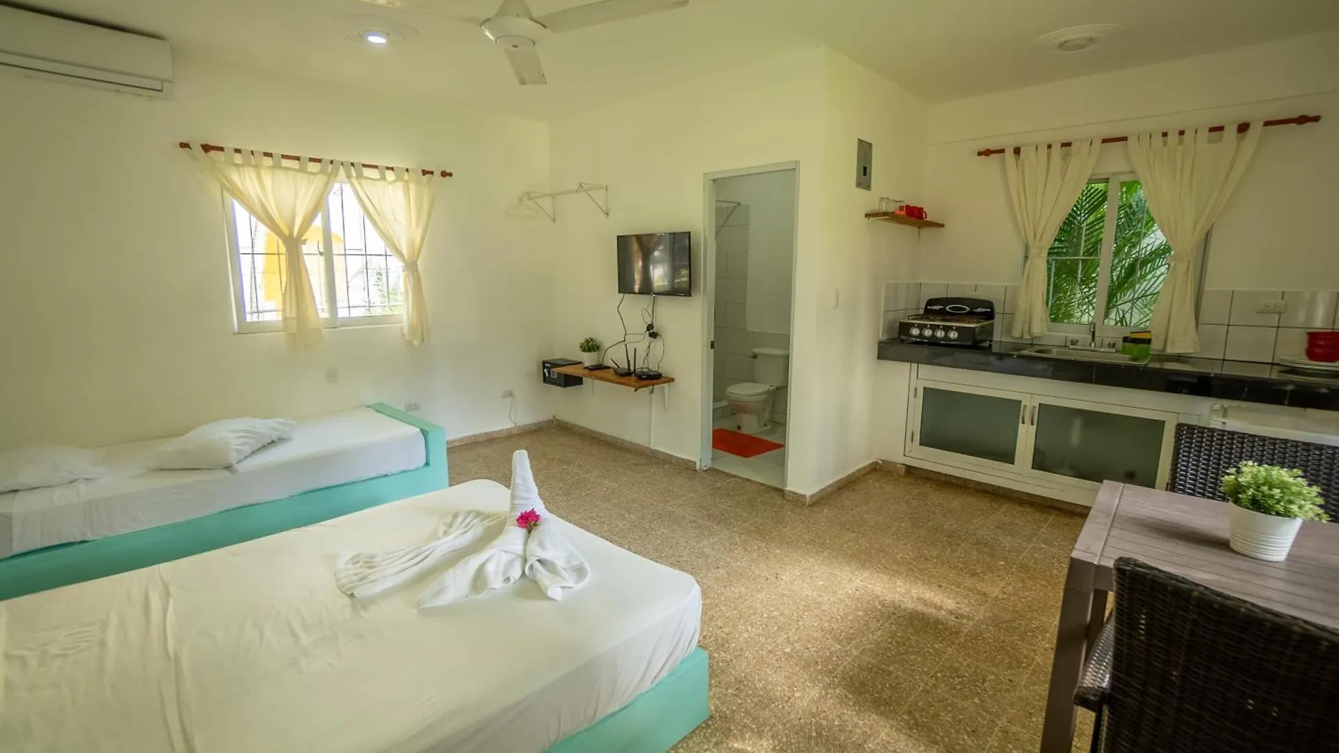 בית נופש Sosúa Bungalow #4 At Waterfront Playa Alicia